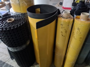 Guma porowata 5 mm płyta mikroguma EPDM z klejem